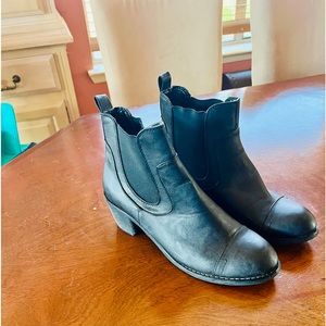 Leather ankle boots with 2 inch heel